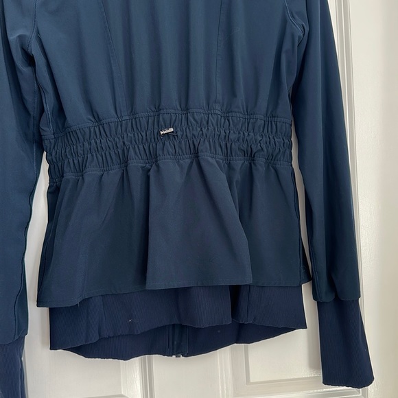 Lululemon jacket - Picture 5 of 9
